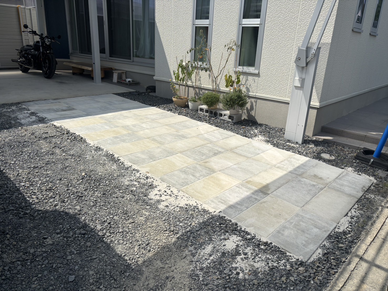 小牧市O様邸平板敷き追加工事